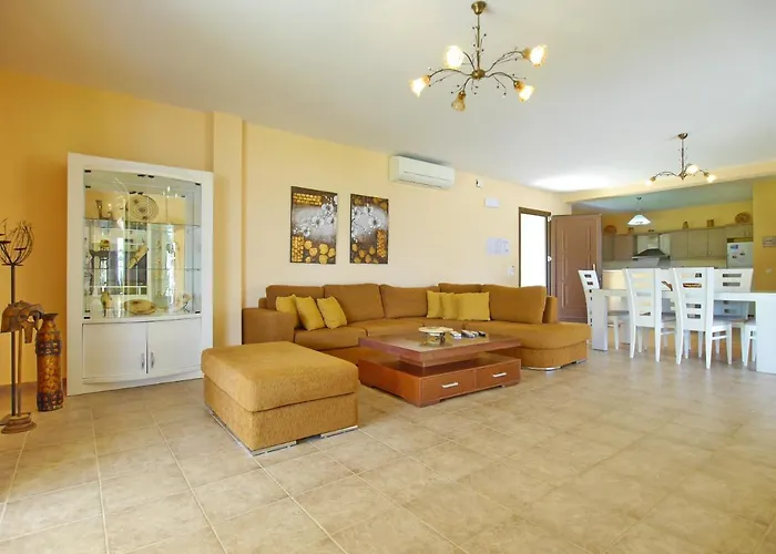 Alexandros Villa